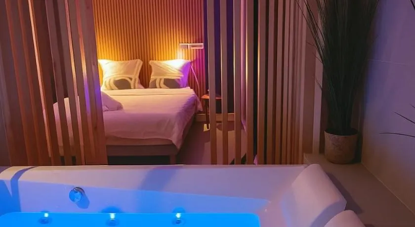 Séjour Insolite ,SPA SAUNA parking gratuit - Image 1