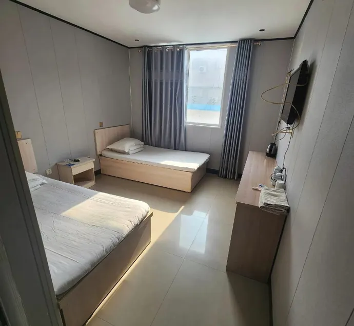 Yufeng Express Hotel - Image 1