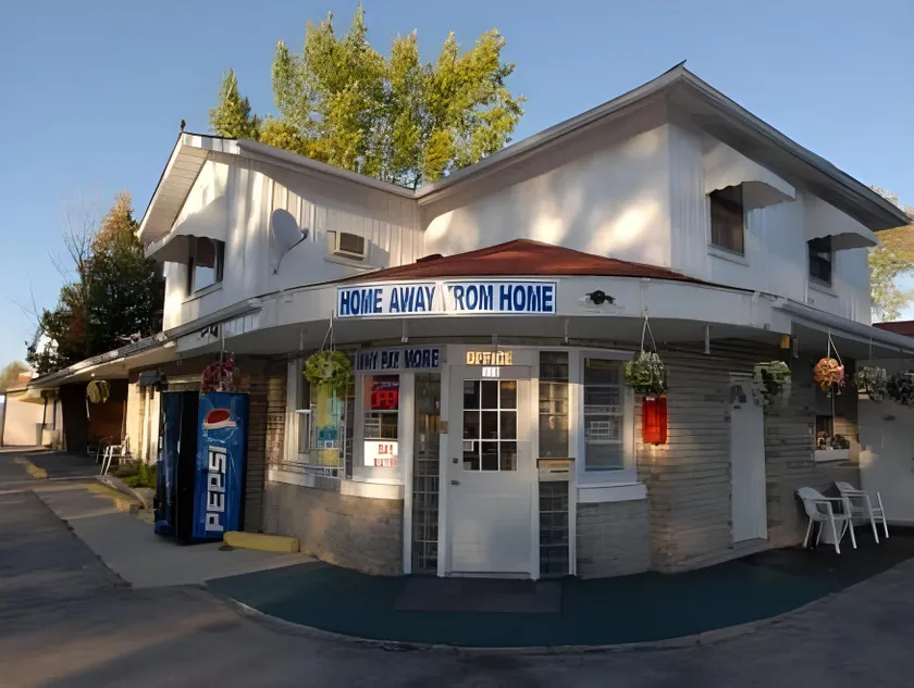 Kings Inn Orillia - Image 1