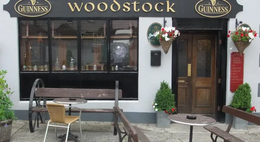 Woodstock Arms - Bar, Bed & Breakfast - Image 1