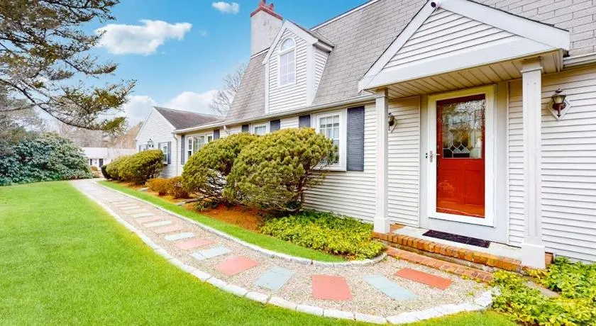 Coastal Charm on the Cape - Image 1