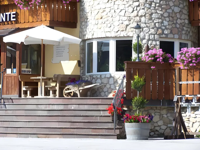 La Baita family hotel Alpe Cimbra - Image 1