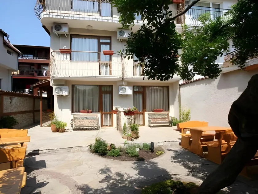 Kirios Hotel - Image 1