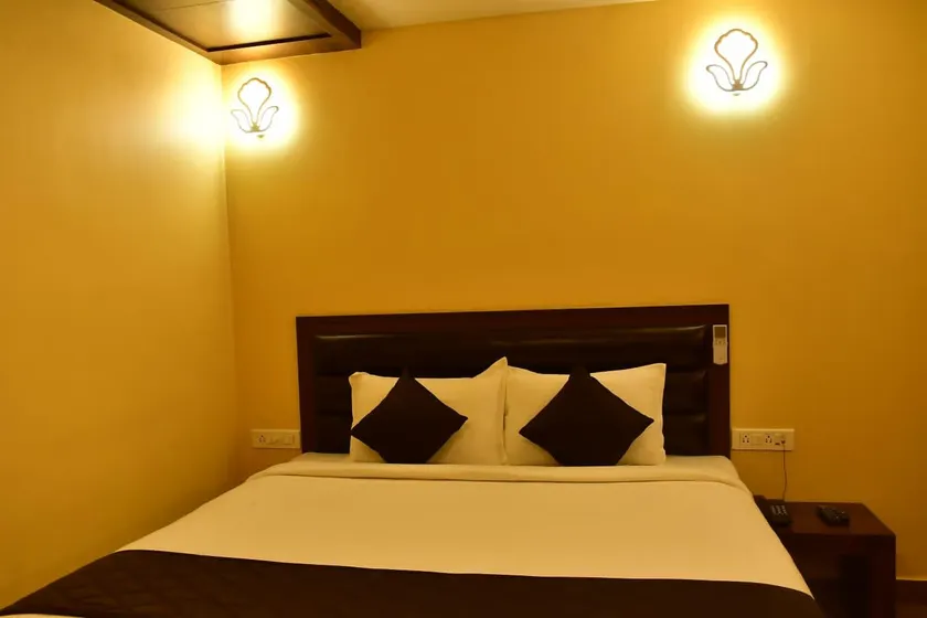 Hotel Aoscar - Image 1
