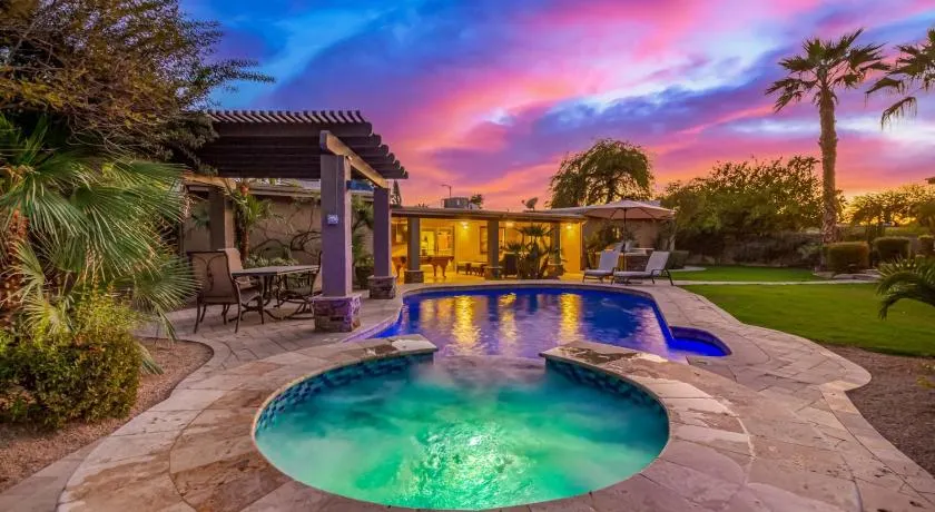 The Parkwood Retreat - Image 1