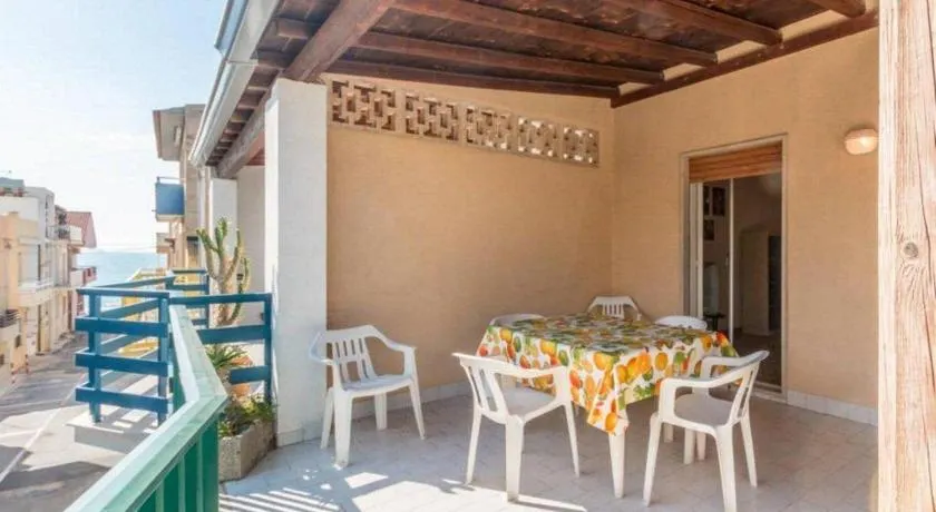 Ulisse apartment on the sea - Image 1