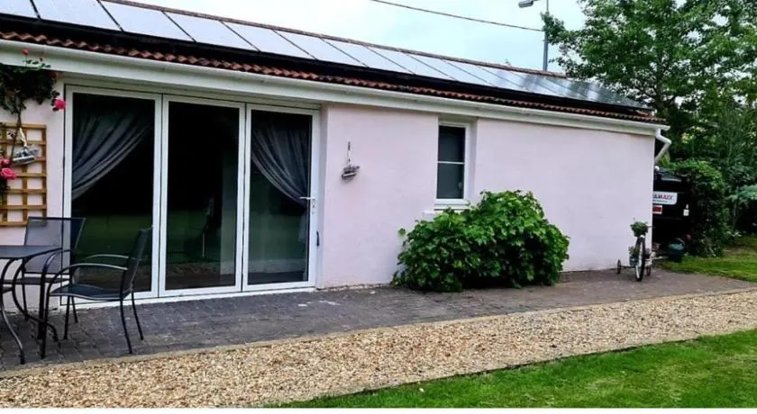 Beautiful Self Contained Cottages in Westbury - Image 1