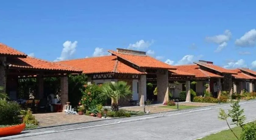 House in a riverside condominium with pool - Image 1