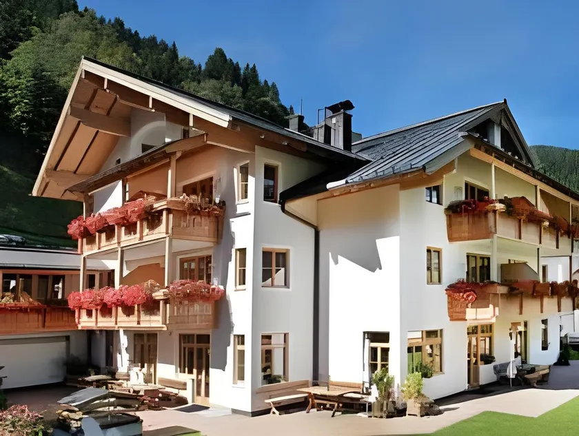 ALMHOF Alpin Apartments & Spa - Image 1