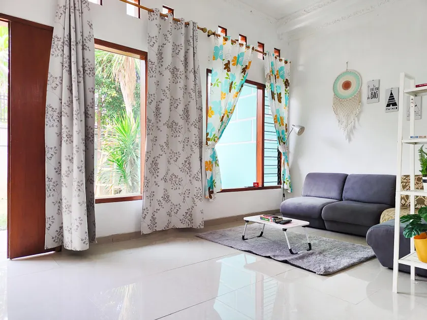 Homey Guesthouse Kertajaya (Syariah) - Image 1