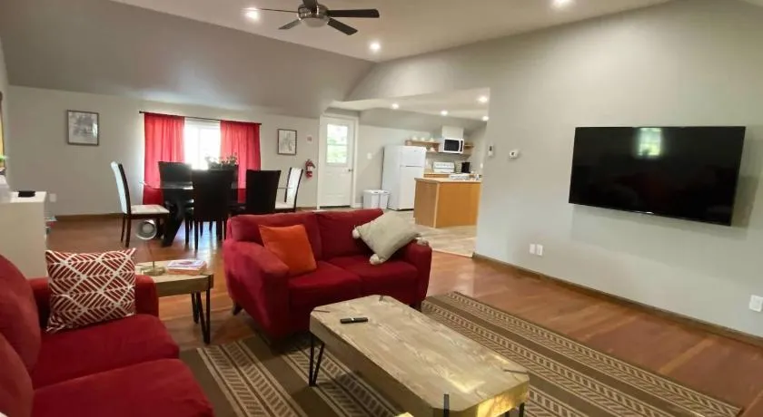 ENTIRE 2-BEDROOM TOWNHOUSE ON a RUSTIC FARM - A - Image 1