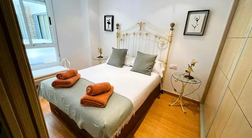 PANDORA City Center Apartment by SunCastle apartamentos - Image 1