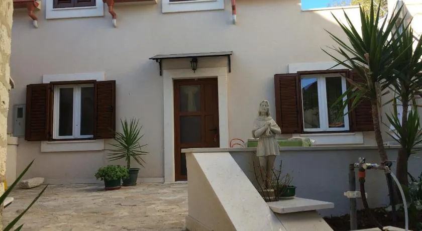 Guesthouse Kresic - Image 1