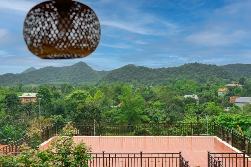 The Loli Hill Homestay - Image 1