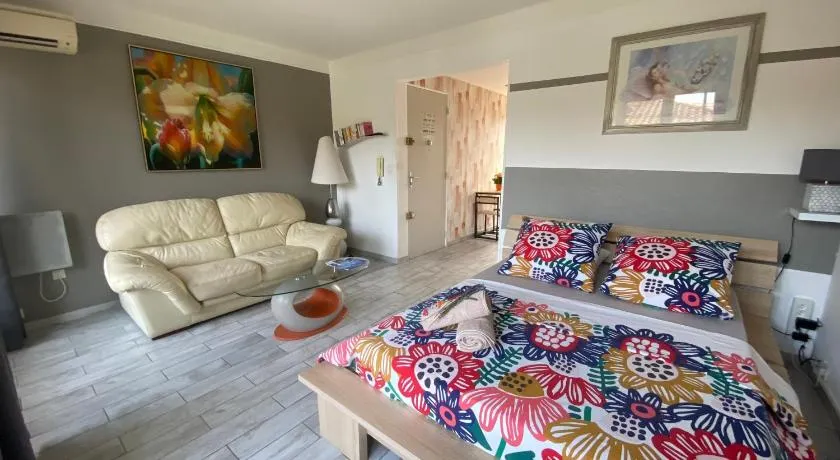 Studio classé 2* avec terrasses vue mer latérale - Image 1
