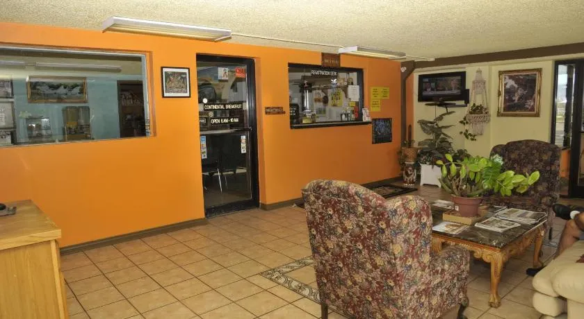 HWY Express Inn & Suites - Image 1
