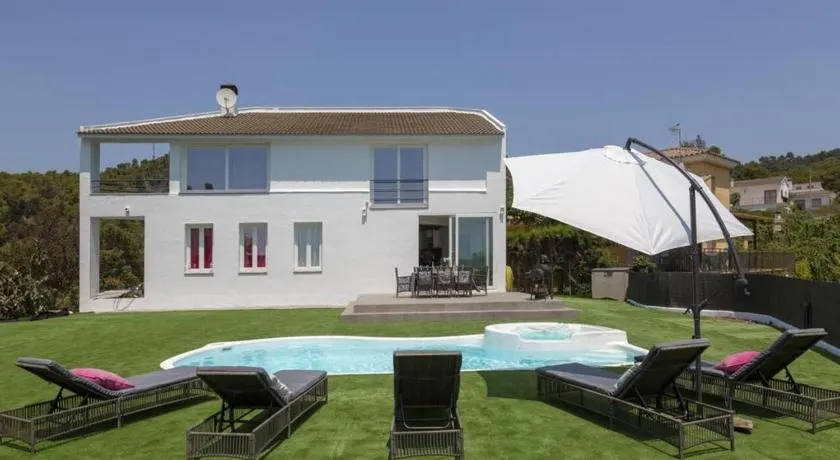 Chillout House with heated pool 29 C Sea & Mountain view - Image 1