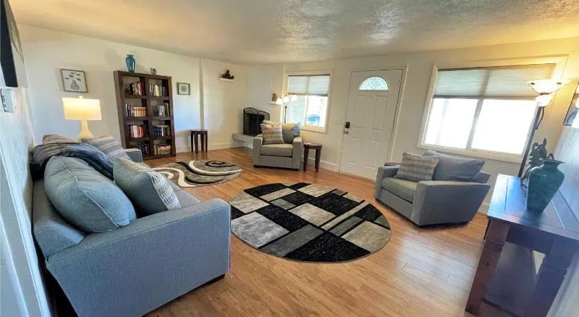 7-Bedroom Home with Views of the Rocky Mountains - Image 1