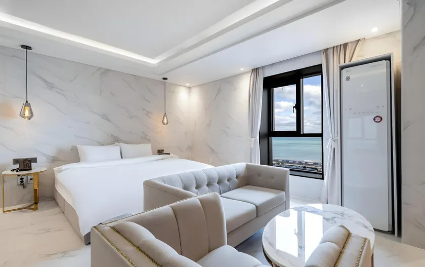 H moment Hotel songjeong - Image 1