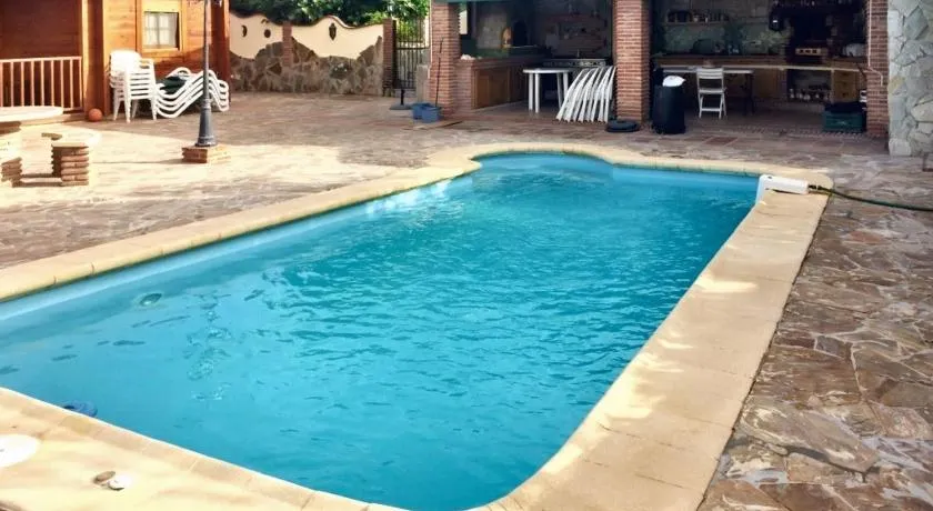 Spacious villa with pool in Coín: 300 m², mountain view - Image 1