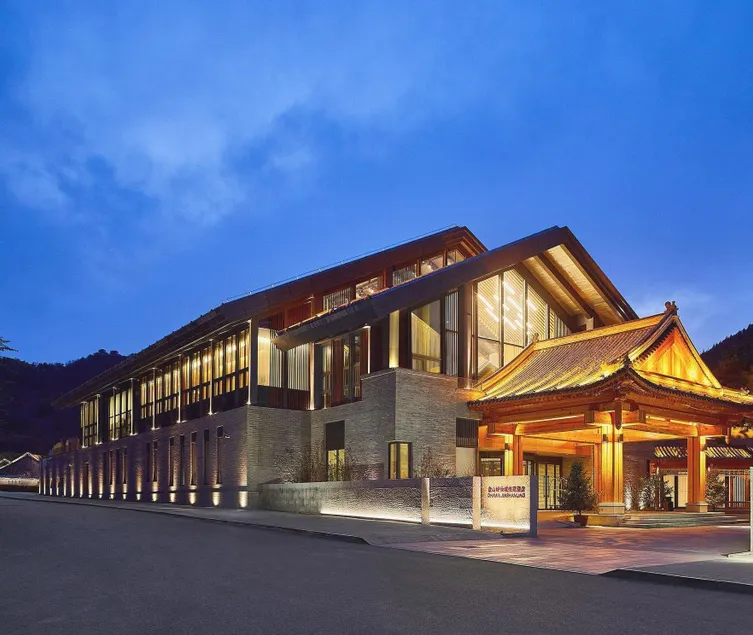 Jinshanling Great Wall Hotel - Image 1