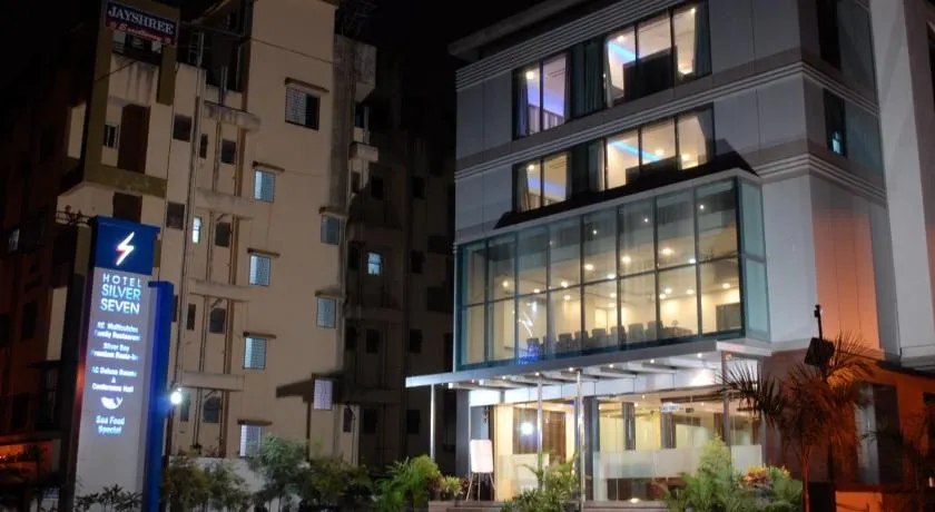 Hotel Silver Seven - Image 1