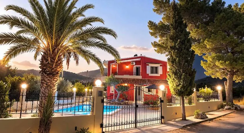 Creta Leisure Escape Private Pool & Garden Oasis - Image 1