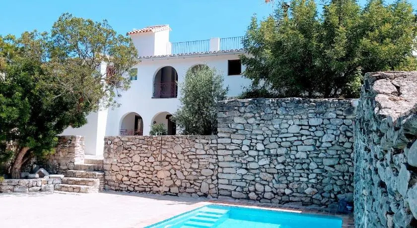 CASA NICOLE Naturaleza, Montañas y Piscina Privada en Alicante - Image 1