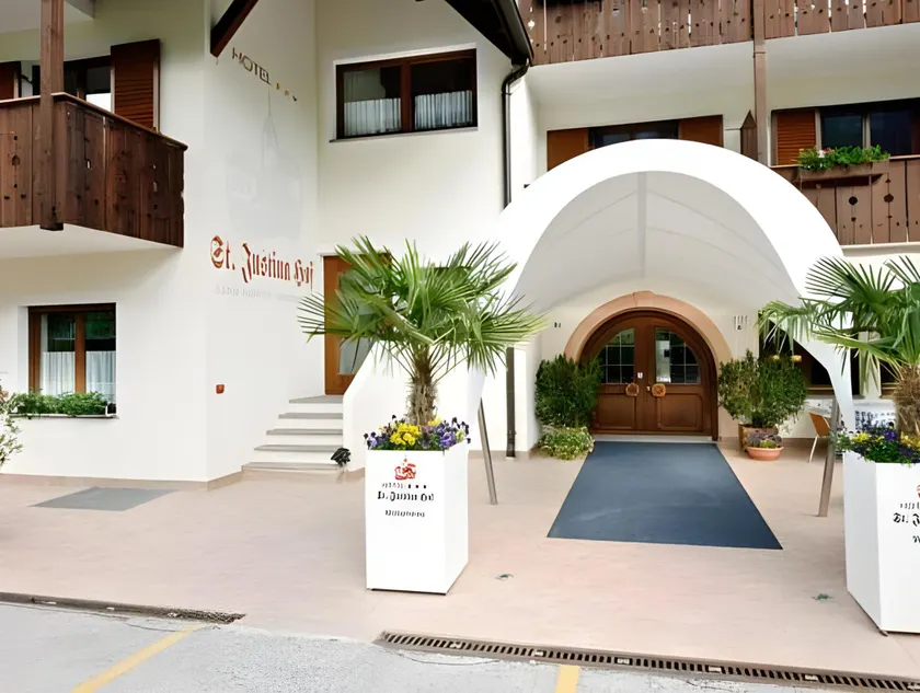 Hotel St. Justina Hof - Image 1