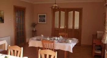 Hillcrest B&B - Image 1