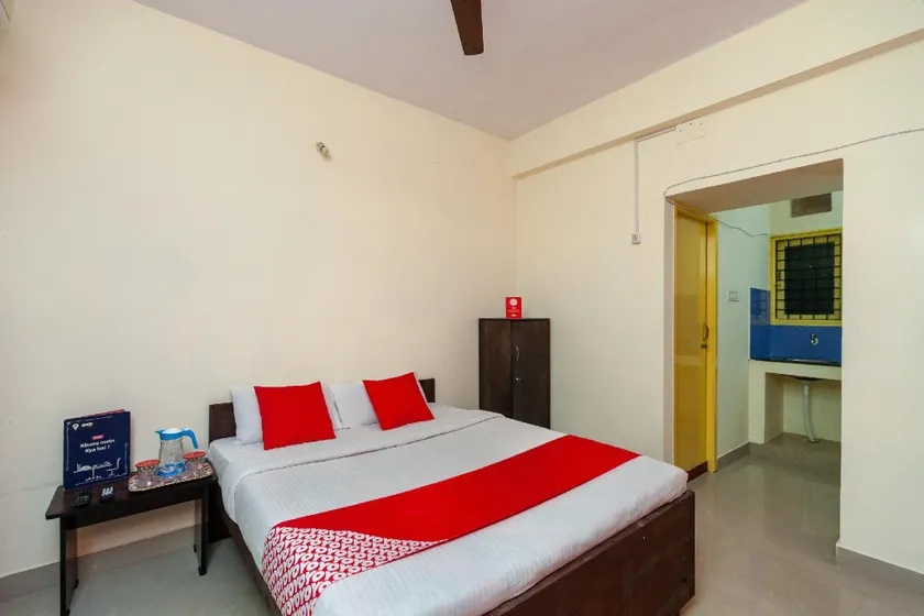 OYO 26936 Adhithya Inn - Image 1