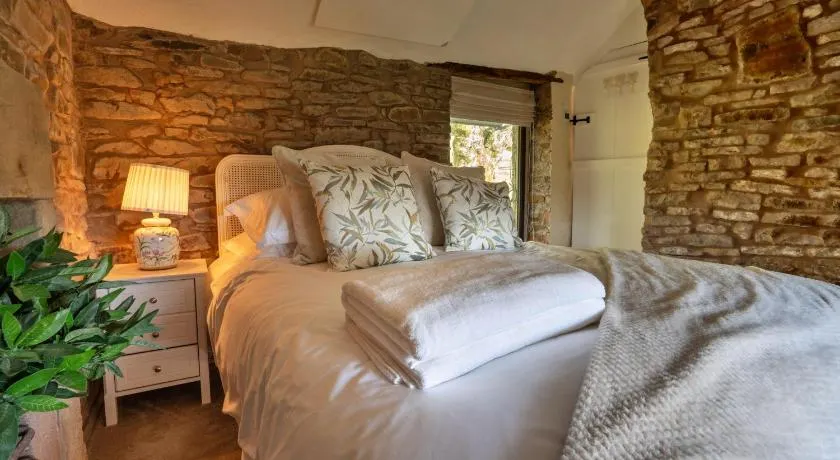 Finest Retreats - The Cottages Collection - Image 1