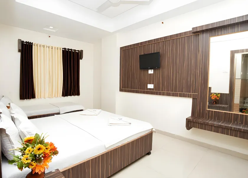 Blueberry Budget Hotel - Image 1