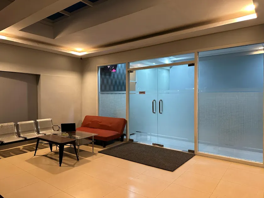 ZHOUSE HOTEL - Image 1