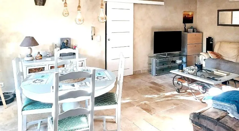 Appartement spacieux à Aix-en-Provence 100 m² avec hammam - Image 1