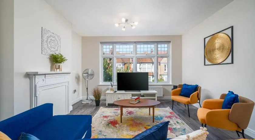 Spacious Boutique 2 Bed Apartment Retreat Flexi BM - Image 1