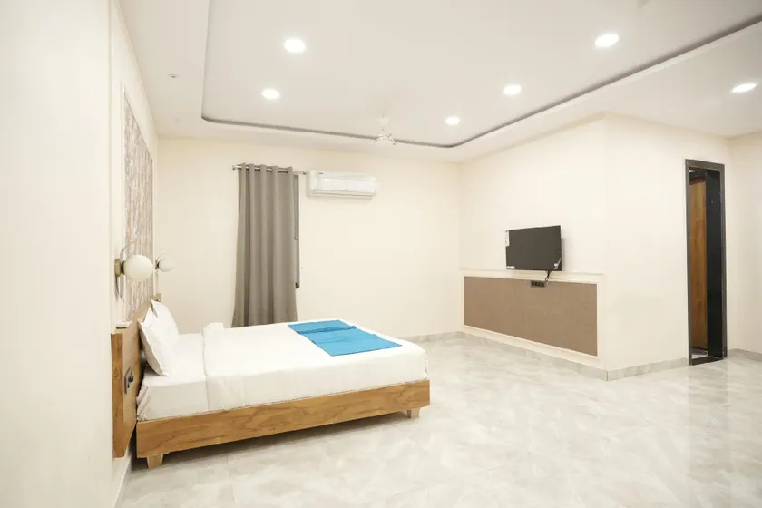 Hotel the fiesta - Image 1