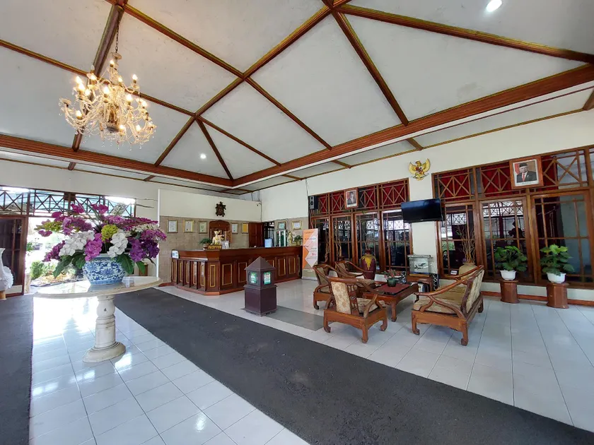 Hotel Puri Merbabu Asri - Image 1