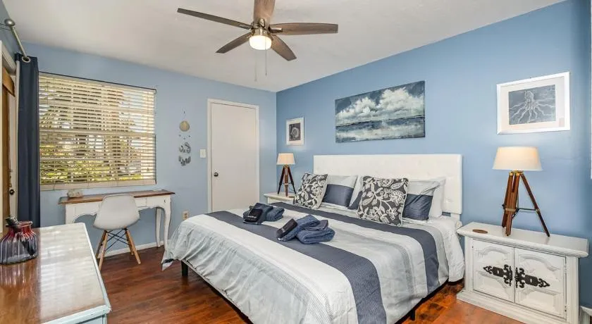 Ground Floor 2 Bdrm King Condo Close to Beach - Image 1