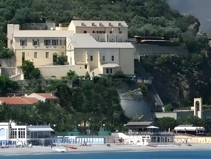 Palazzo Vescovile Hotel - Image 1