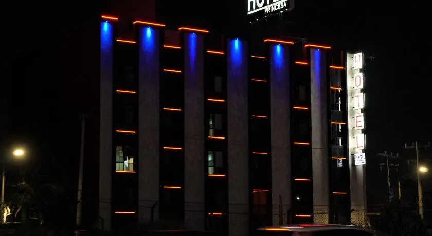 Hotel Princesa - Image 1