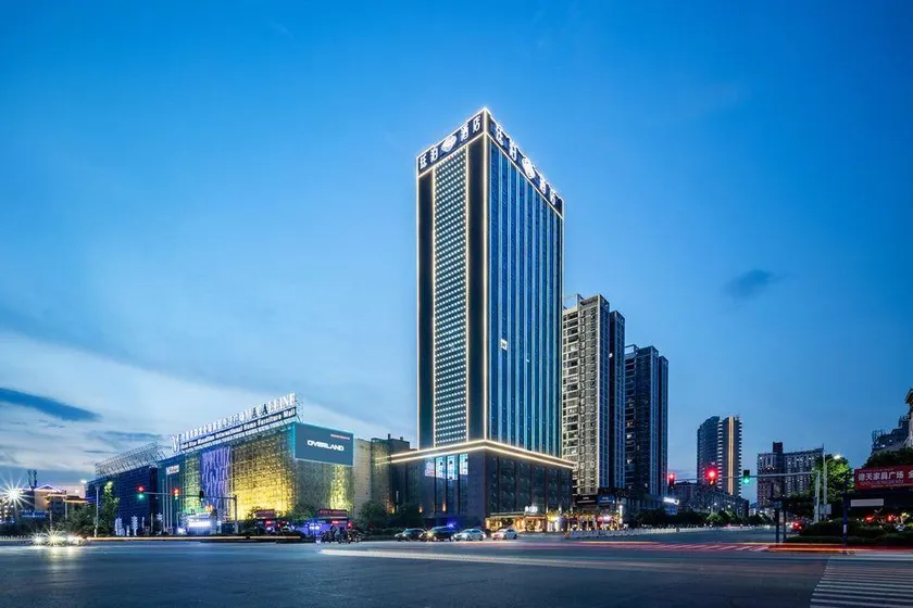 TILL BRIGHT HOTEL - Image 1