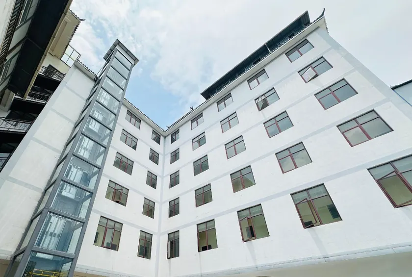 Fubin Spring Hotel - Image 1