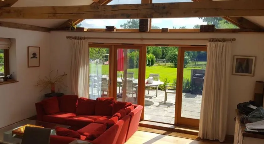 4 Kingsize Beds Ensuite - Sleeps 8-10 - Rural Contemporary Oak Framed House - Image 1
