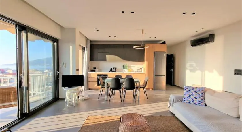 ALTA MARE city & sea VIEW- Cent Lux Apt (2BD, 2WC) - Image 1