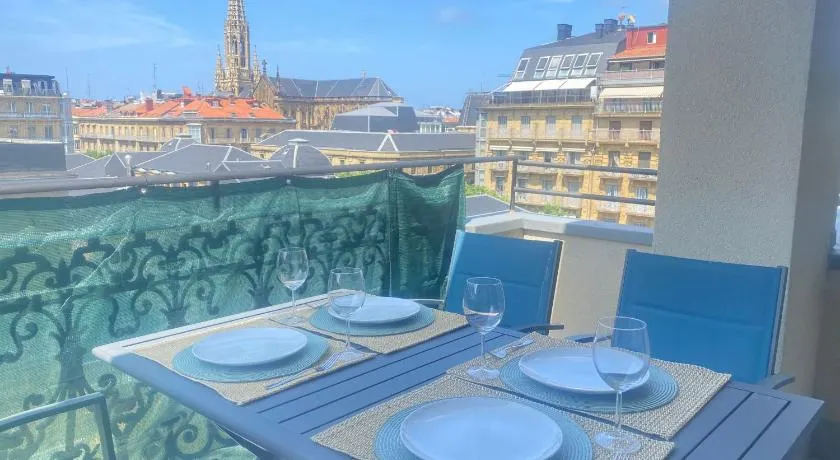 Mikain Terrace Cathedral View with Free Parking & Air Cond - Image 1