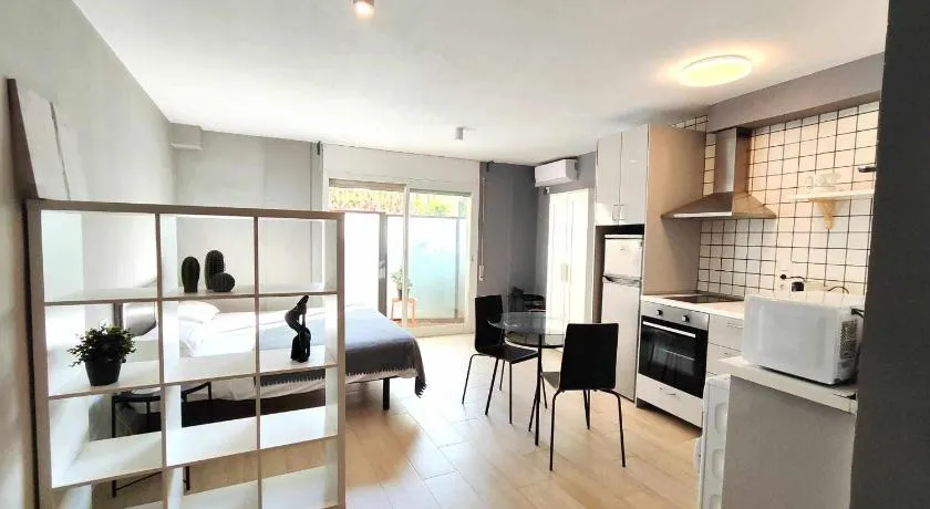 Mazi Apartments Suite - Image 1