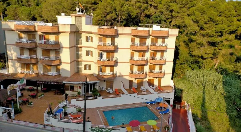 Eva Aparthotel - Image 1