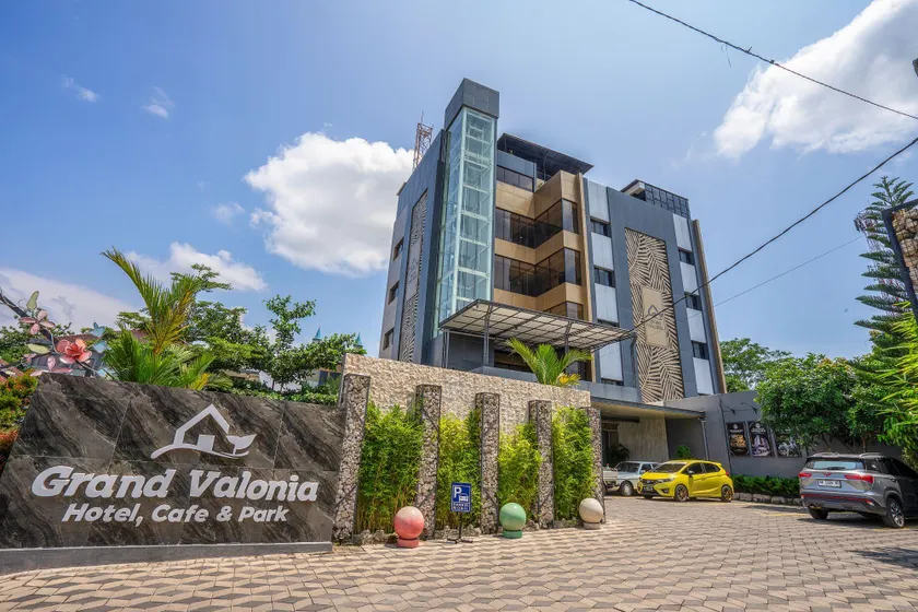 Grand Valonia - Image 1
