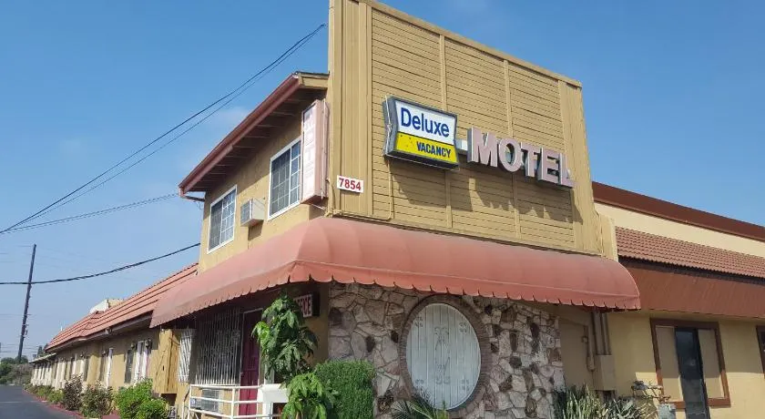 Deluxe Motel, Los Angeles Area - Image 1